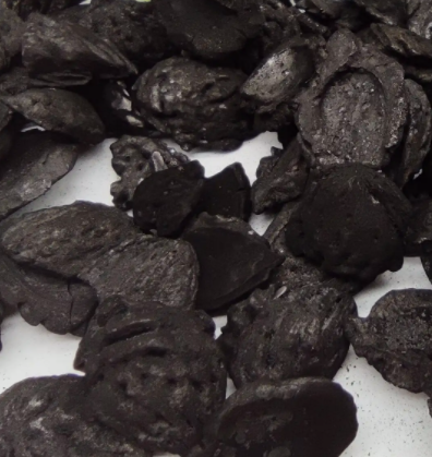 碳化炉+破碎机，轻松加工椰壳碳颗粒用于生产活性炭、烧烤碳棒等等